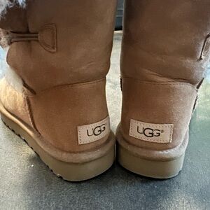 Ugg boots brown with fur trim